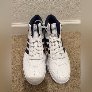 “New” Adidas Men's White and Navy Sneakers size9.5
